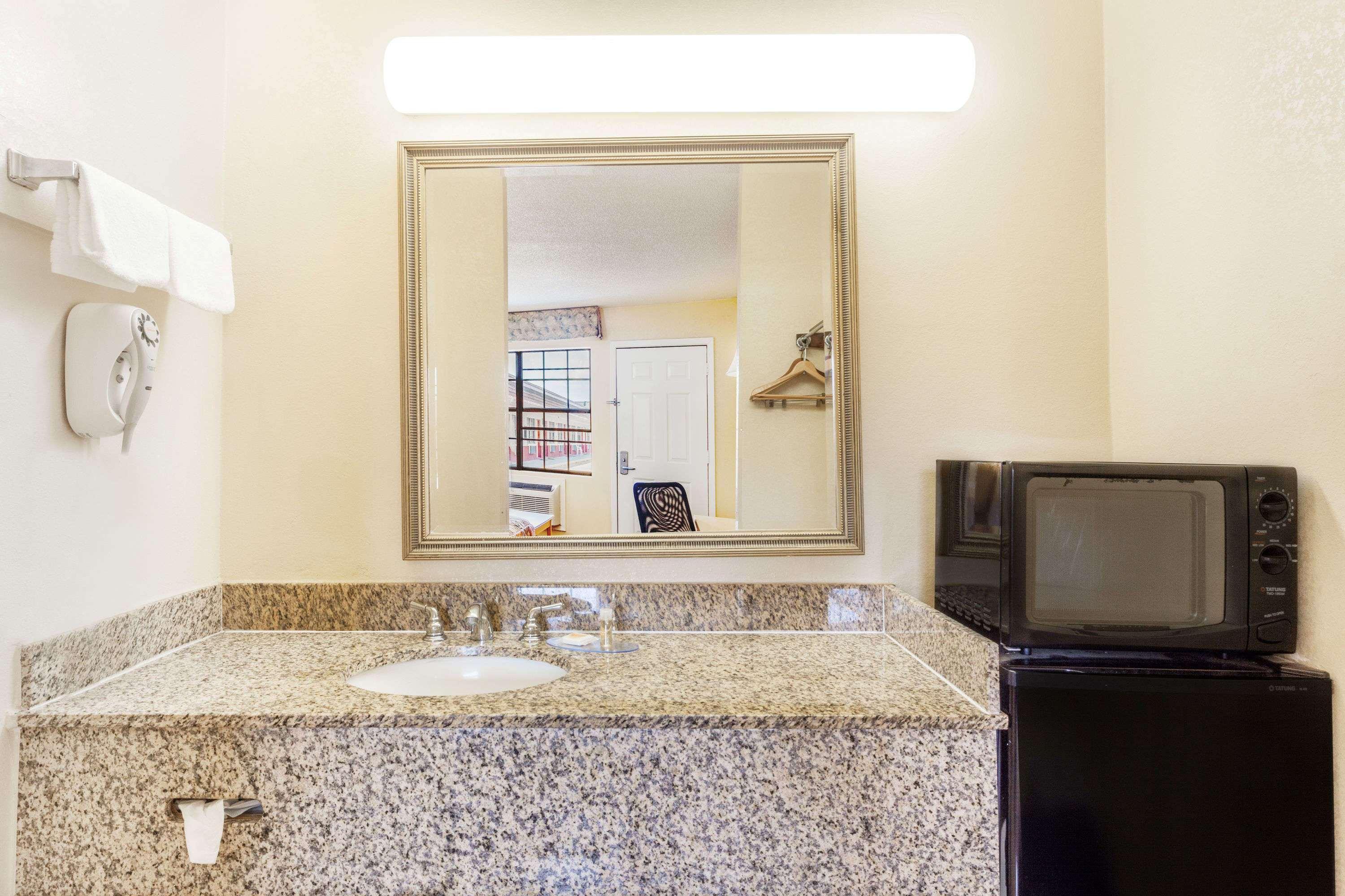 Days Inn By Wyndham Yazoo City Dış mekan fotoğraf